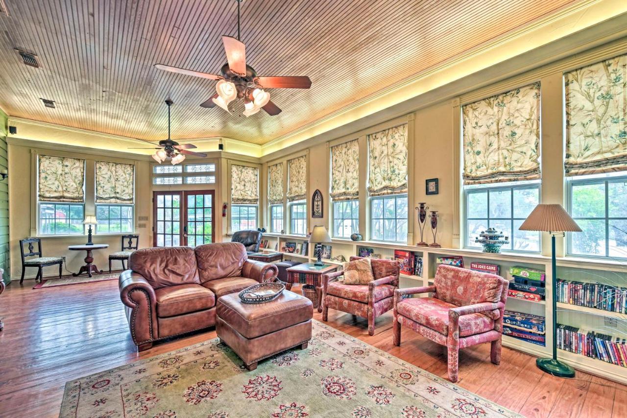 The Lilly House Historic Glen Rose Home With Porch! Dış mekan fotoğraf