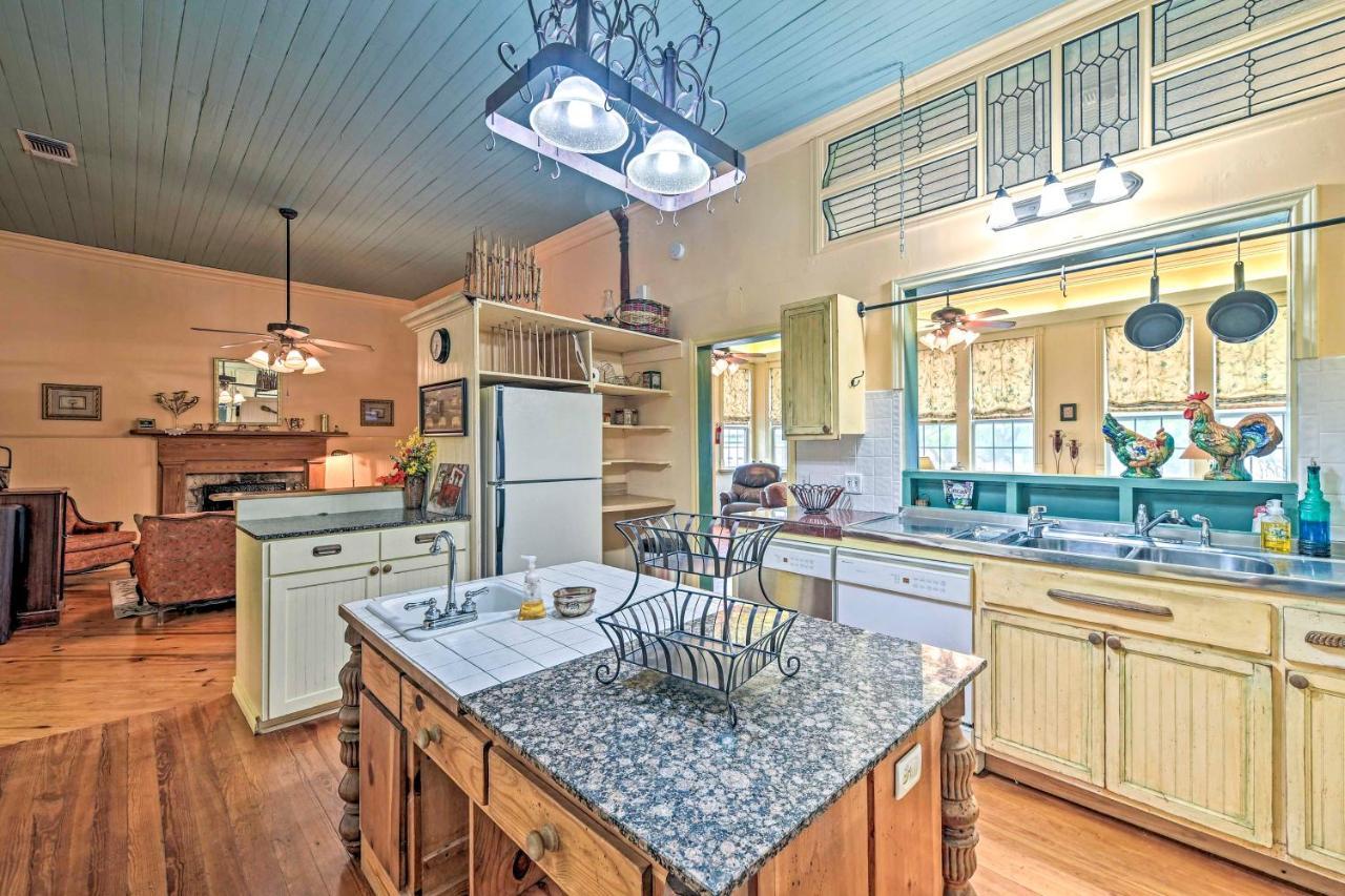 The Lilly House Historic Glen Rose Home With Porch! Dış mekan fotoğraf